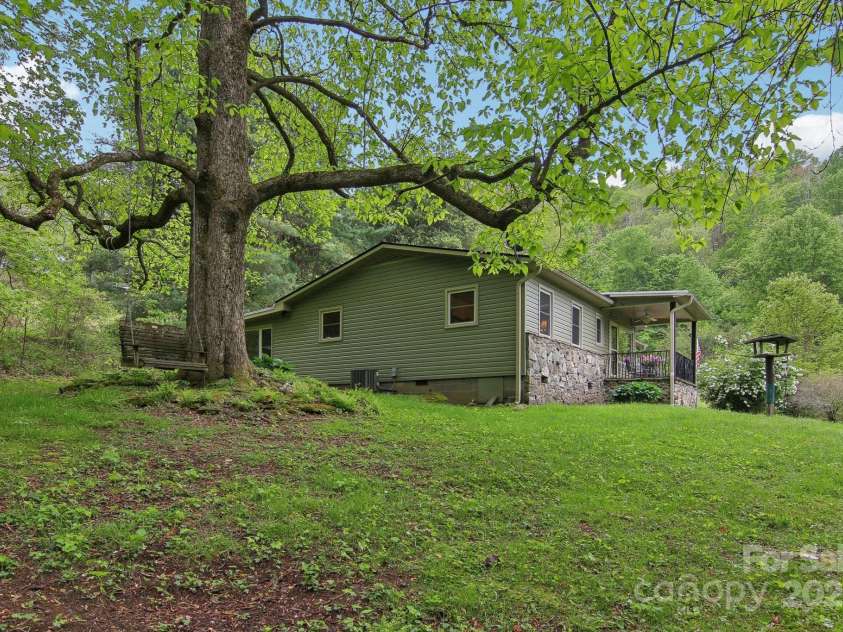 51 Atari Road, Waynesville, NC 28786.  MLS# CAR4256064, YatesRealty ID 23630. 