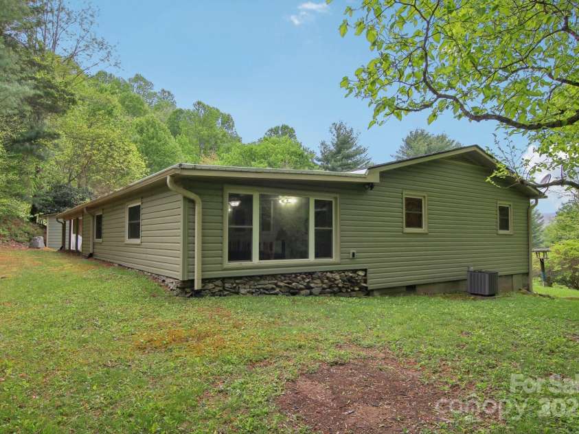 51 Atari Road, Waynesville, NC 28786.  MLS# CAR4256064, YatesRealty ID 23630. 