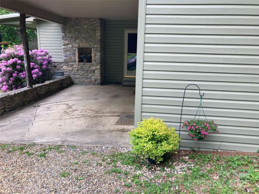 51 Atari Road, Waynesville, NC 28786.  MLS# CAR4256064, YatesRealty ID 23630. 