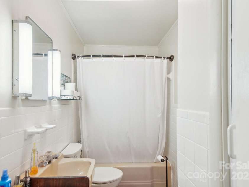 51 Atari Road, Waynesville, NC 28786.  MLS# CAR4256064, YatesRealty ID 23630. Jack and Jill bath