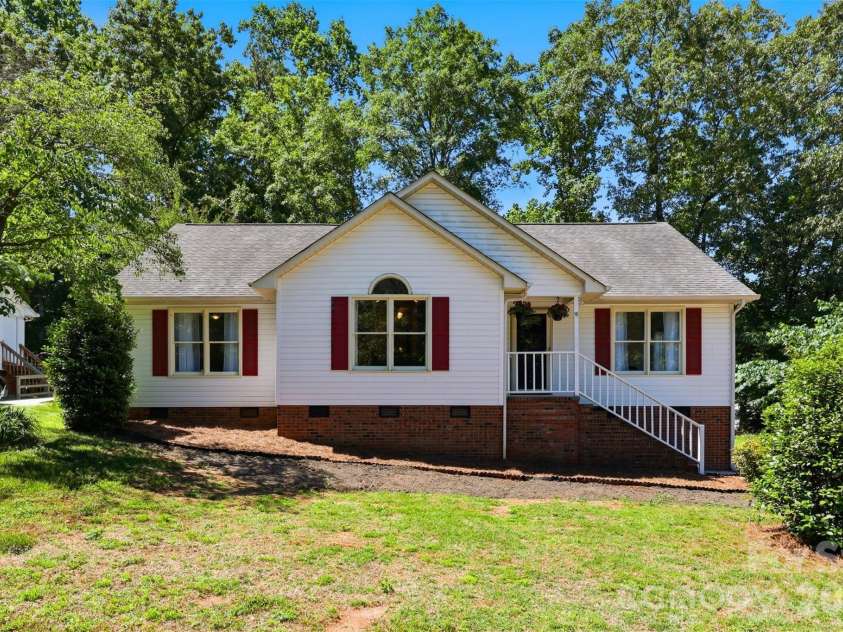 913 Pleasant Ridge Road, Fort Mill, SC 29715.  MLS# CAR4380826, YatesRealty ID 23633. 