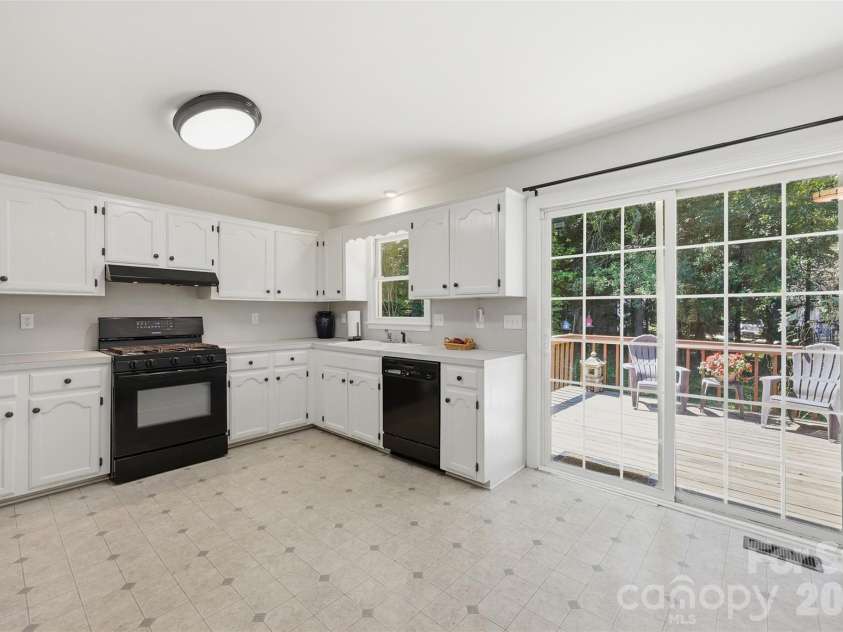 913 Pleasant Ridge Road, Fort Mill, SC 29715.  MLS# CAR4380826, YatesRealty ID 23633. 
