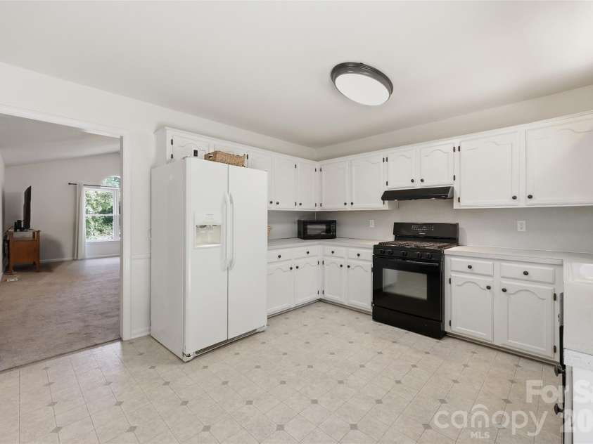 913 Pleasant Ridge Road, Fort Mill, SC 29715.  MLS# CAR4380826, YatesRealty ID 23633. 