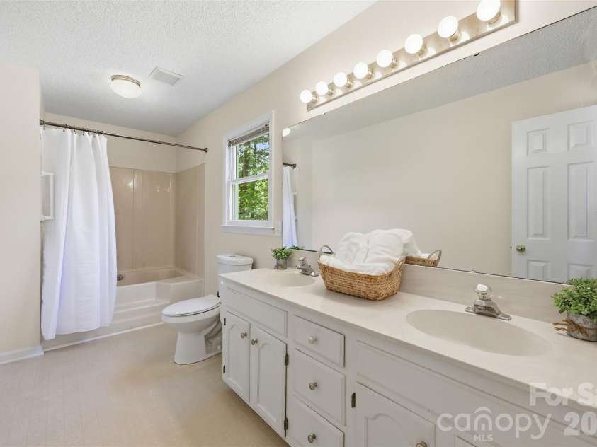913 Pleasant Ridge Road, Fort Mill, SC 29715.  MLS# CAR4380826, YatesRealty ID 23633. 