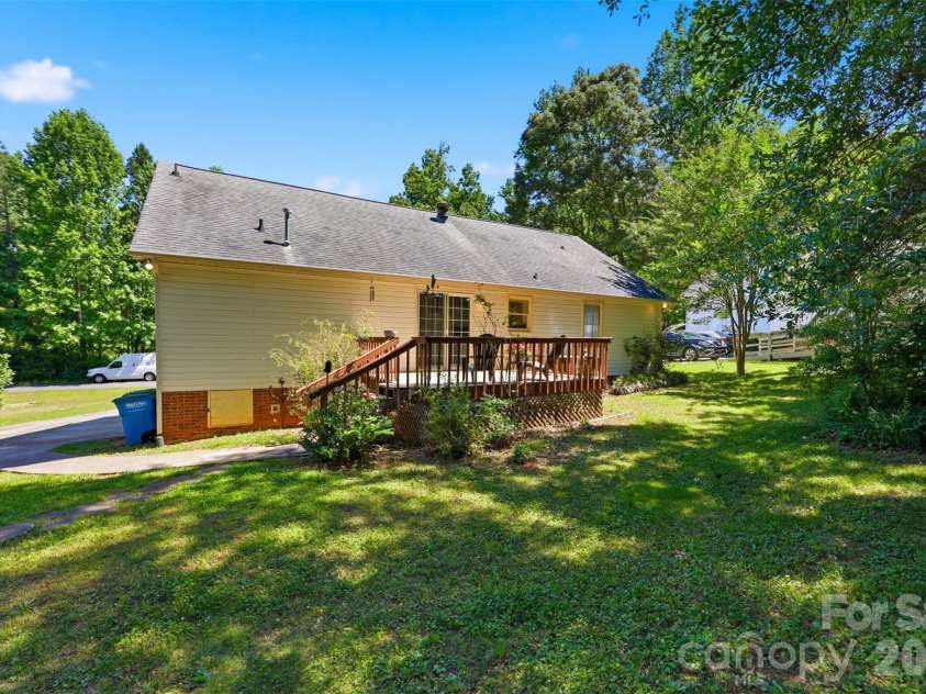 913 Pleasant Ridge Road, Fort Mill, SC 29715.  MLS# CAR4380826, YatesRealty ID 23633. 