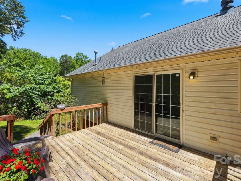 913 Pleasant Ridge Road, Fort Mill, SC 29715.  MLS# CAR4380826, YatesRealty ID 23633. 
