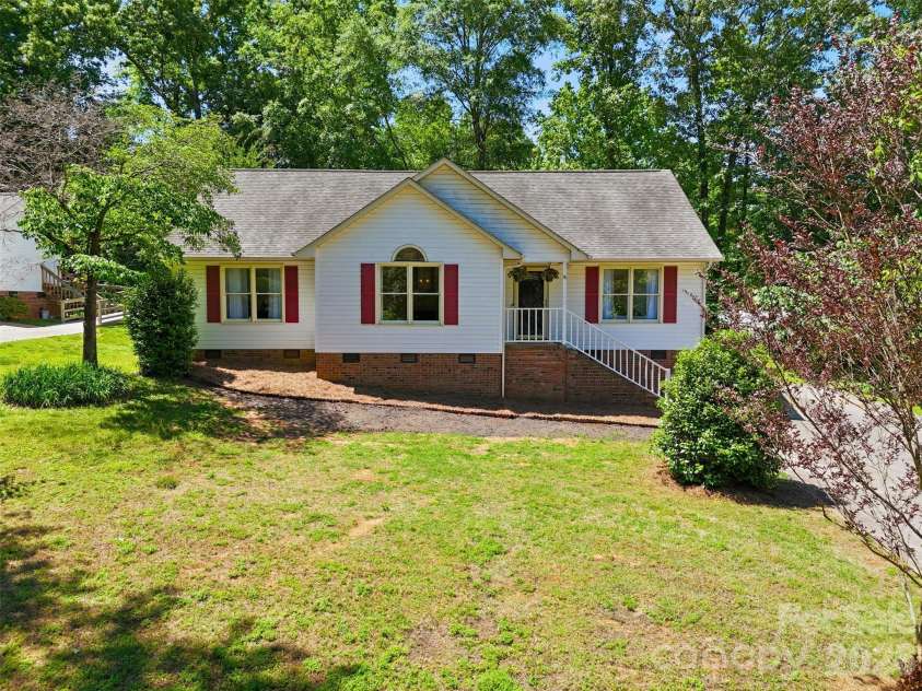 913 Pleasant Ridge Road, Fort Mill, SC 29715.  MLS# CAR4380826, YatesRealty ID 23633. 