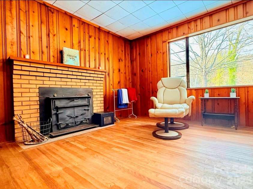 109 Wall Road, Tryon, NC 28782.  MLS# CAR4326151, YatesRealty ID 23634. 