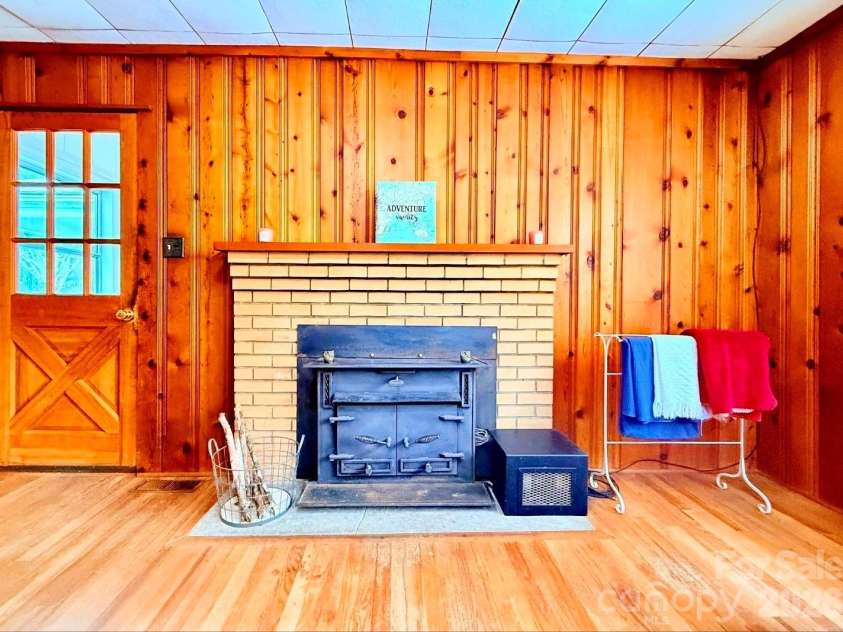 109 Wall Road, Tryon, NC 28782.  MLS# CAR4326151, YatesRealty ID 23634. 