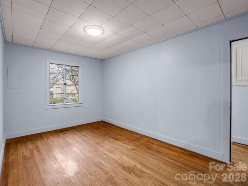 109 Wall Road, Tryon, NC 28782.  MLS# CAR4326151, YatesRealty ID 23634. 
