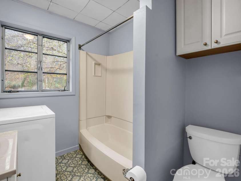 109 Wall Road, Tryon, NC 28782.  MLS# CAR4326151, YatesRealty ID 23634. 