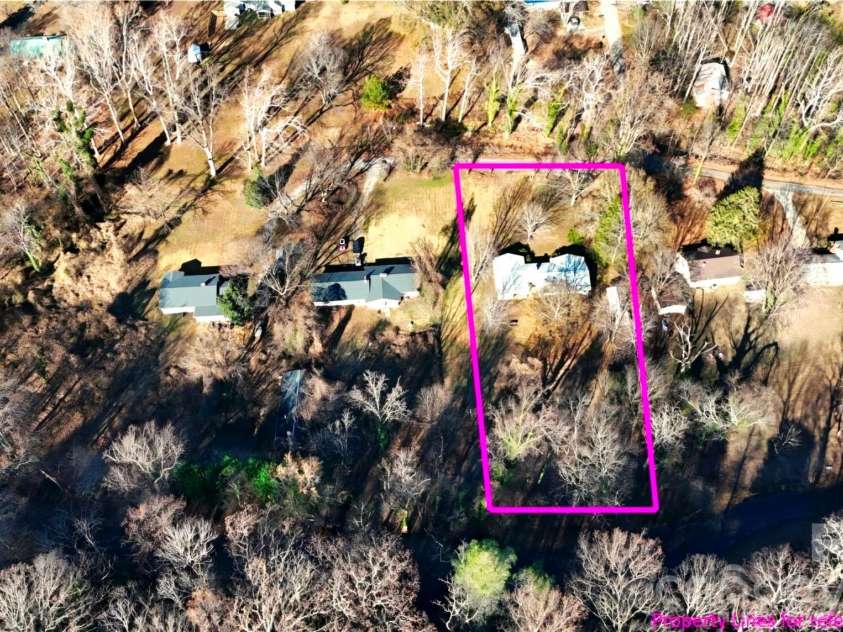 109 Wall Road, Tryon, NC 28782.  MLS# CAR4326151, YatesRealty ID 23634. 