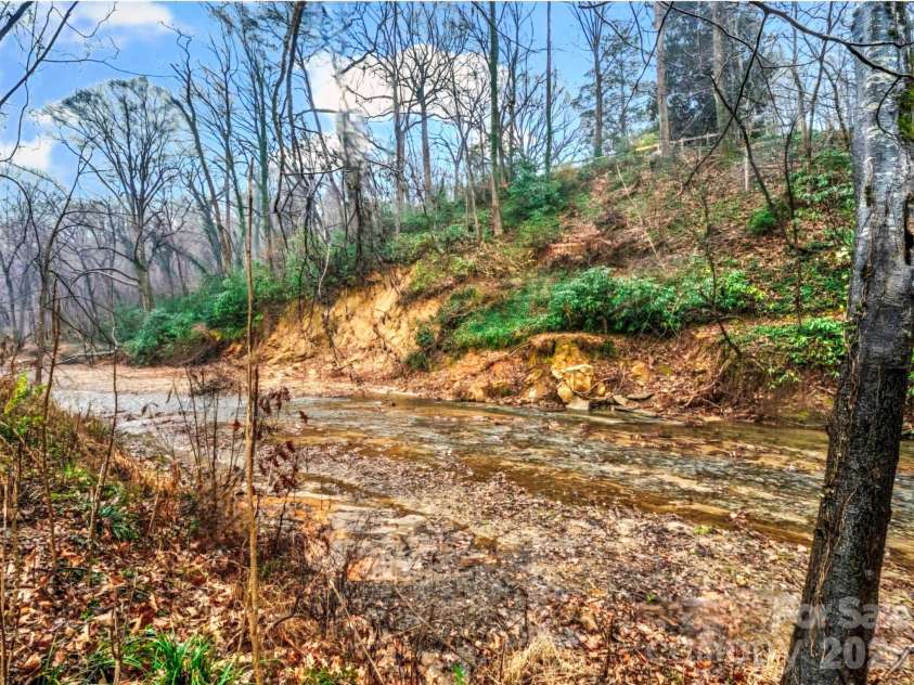 109 Wall Road, Tryon, NC 28782.  MLS# CAR4326151, YatesRealty ID 23634. 