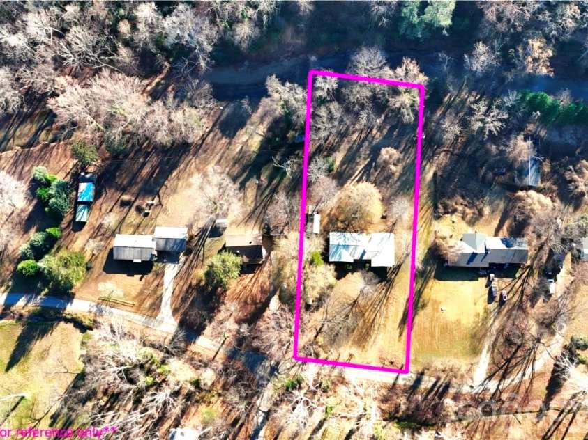 109 Wall Road, Tryon, NC 28782.  MLS# CAR4326151, YatesRealty ID 23634. 
