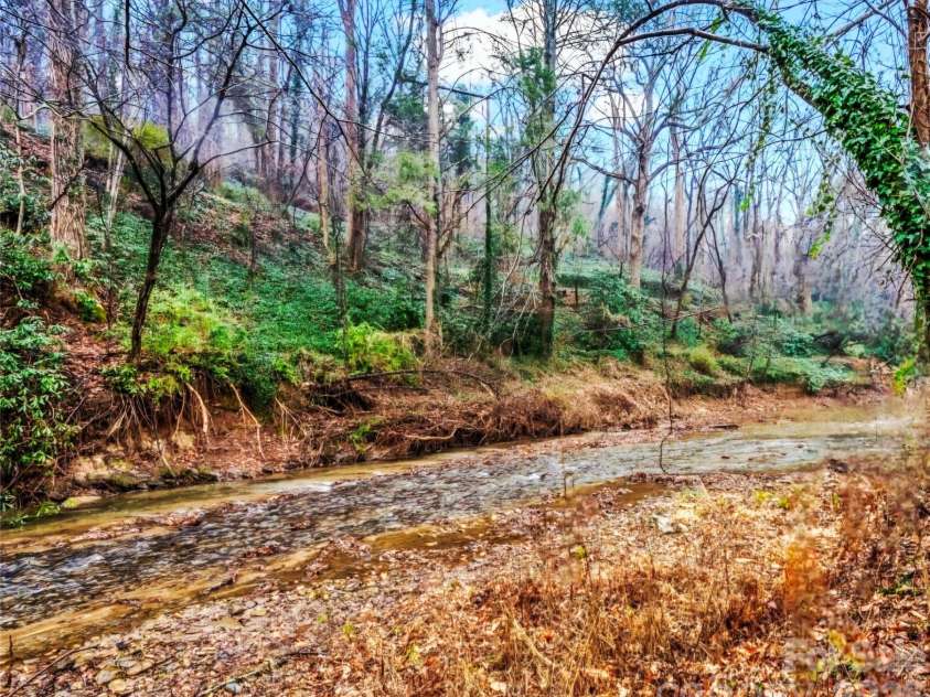 109 Wall Road, Tryon, NC 28782.  MLS# CAR4326151, YatesRealty ID 23634. N Pacolet River, Tryon - NC - Backyard is going to be your getaway!