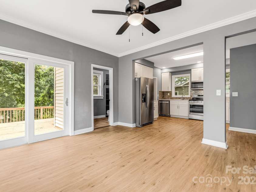 145 Logan Avenue, Asheville, NC 28806.  MLS# CAR4277415, YatesRealty ID 23634. 