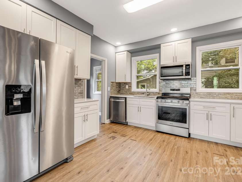 145 Logan Avenue, Asheville, NC 28806.  MLS# CAR4277415, YatesRealty ID 23634. 