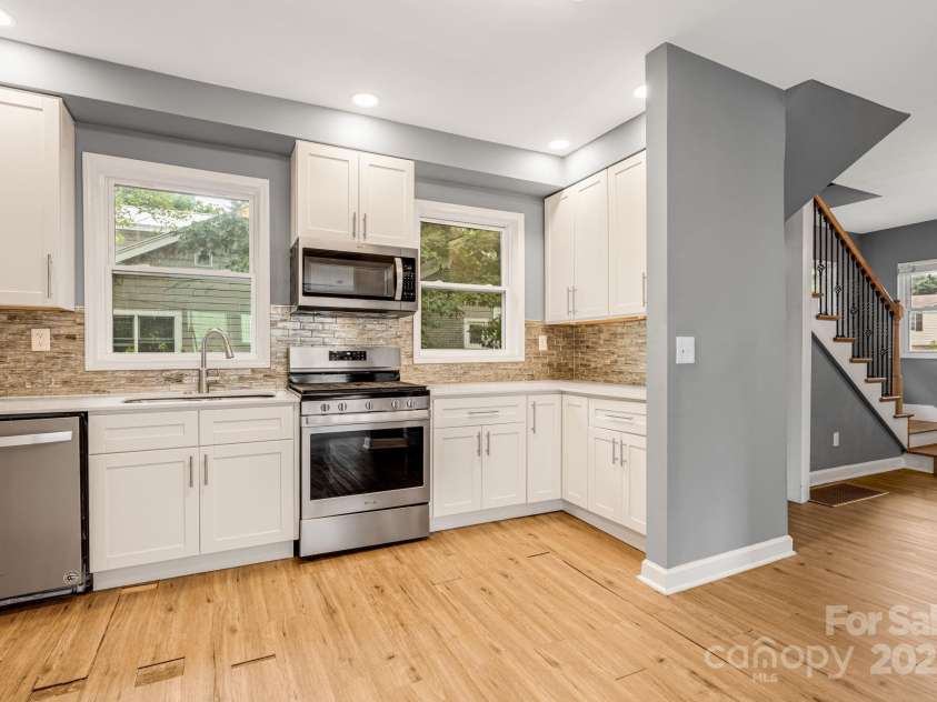 145 Logan Avenue, Asheville, NC 28806.  MLS# CAR4277415, YatesRealty ID 23634. 