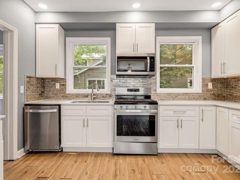 145 Logan Avenue, Asheville, NC 28806.  MLS# CAR4277415, YatesRealty ID 23634. 