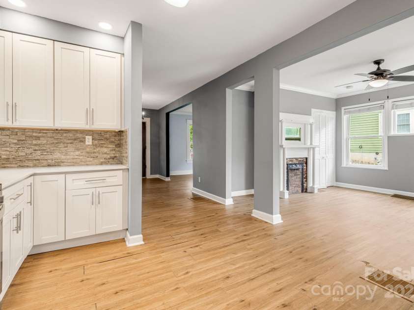 145 Logan Avenue, Asheville, NC 28806.  MLS# CAR4277415, YatesRealty ID 23634. 