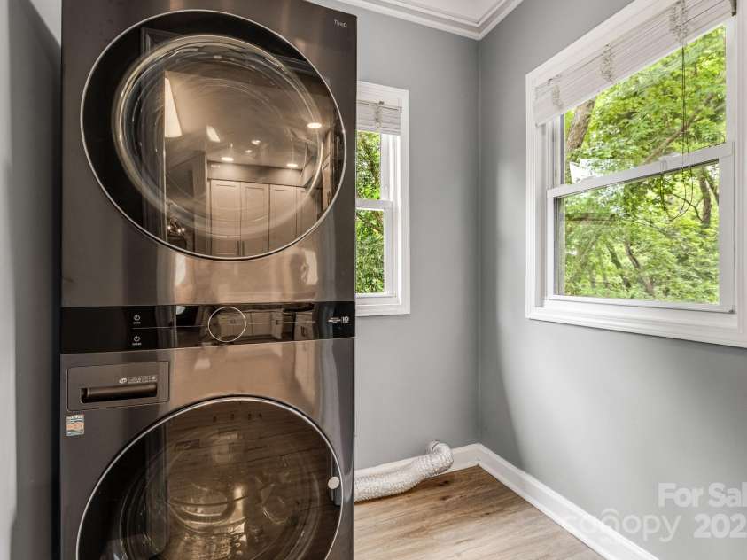 145 Logan Avenue, Asheville, NC 28806.  MLS# CAR4277415, YatesRealty ID 23634. 