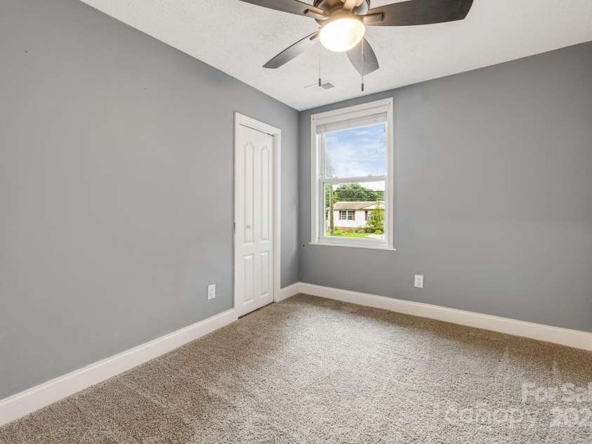 145 Logan Avenue, Asheville, NC 28806.  MLS# CAR4277415, YatesRealty ID 23634. 