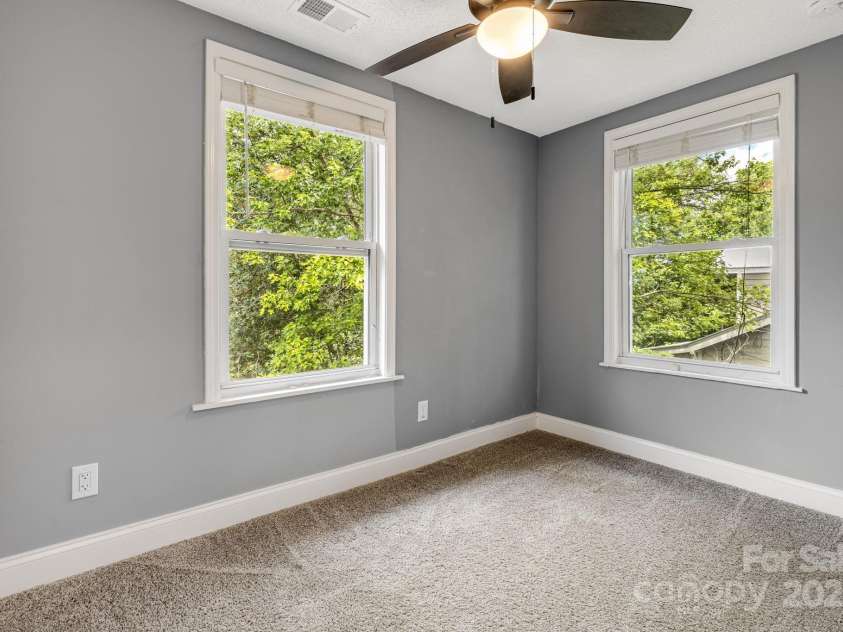 145 Logan Avenue, Asheville, NC 28806.  MLS# CAR4277415, YatesRealty ID 23634. 