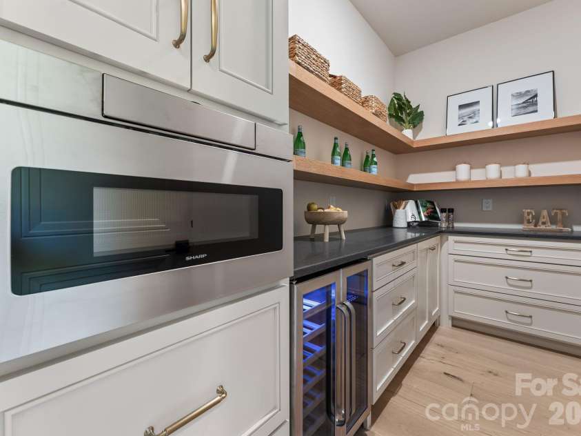 150 Palmer Marsh Place, Mooresville, NC 28117.  MLS# CAR4369389, YatesRealty ID 23635. Pantry