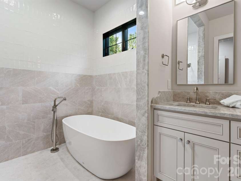150 Palmer Marsh Place, Mooresville, NC 28117.  MLS# CAR4369389, YatesRealty ID 23635. Primary Bath