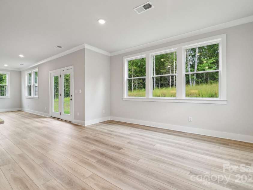 9952 Manor Vista Trail, Kannapolis, NC 28027.  MLS# CAR4256309, YatesRealty ID 23635. 