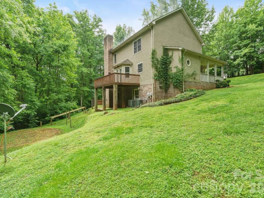 1227 Shirebourn None, Hickory, NC 28602.  MLS# CAR4380641, YatesRealty ID 23636. 