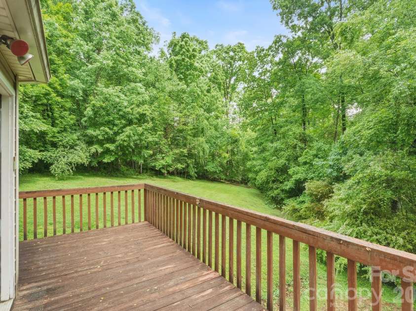 1227 Shirebourn None, Hickory, NC 28602.  MLS# CAR4380641, YatesRealty ID 23636. 