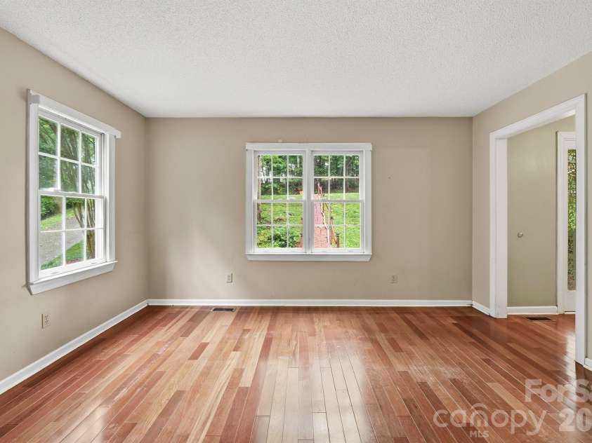 1227 Shirebourn None, Hickory, NC 28602.  MLS# CAR4380641, YatesRealty ID 23636. 