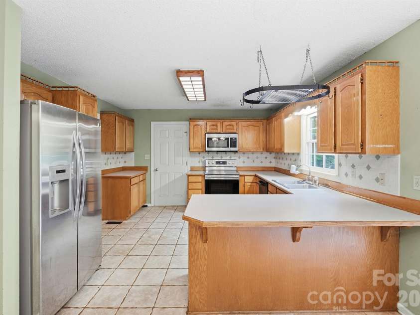 1227 Shirebourn None, Hickory, NC 28602.  MLS# CAR4380641, YatesRealty ID 23636. 