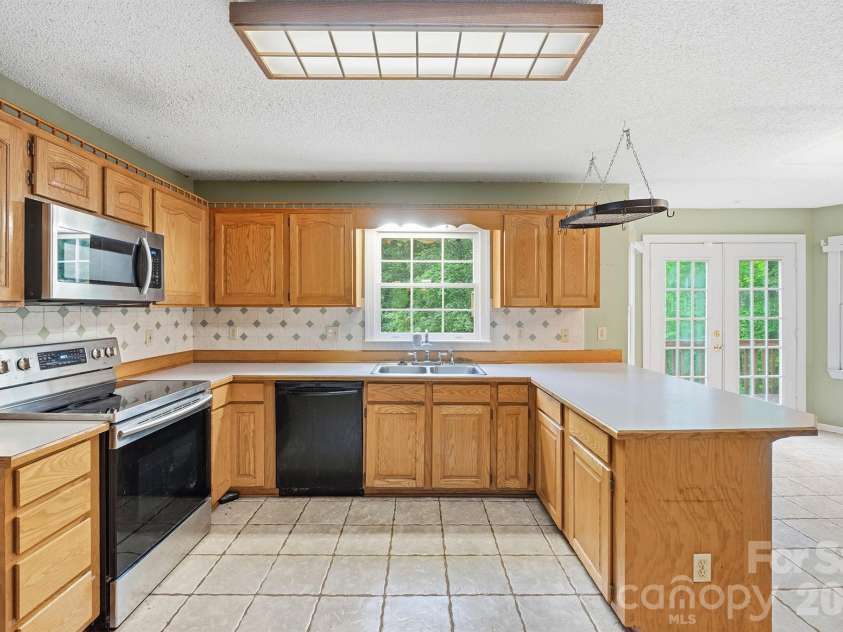 1227 Shirebourn None, Hickory, NC 28602.  MLS# CAR4380641, YatesRealty ID 23636. 