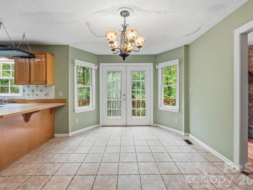 1227 Shirebourn None, Hickory, NC 28602.  MLS# CAR4380641, YatesRealty ID 23636. 