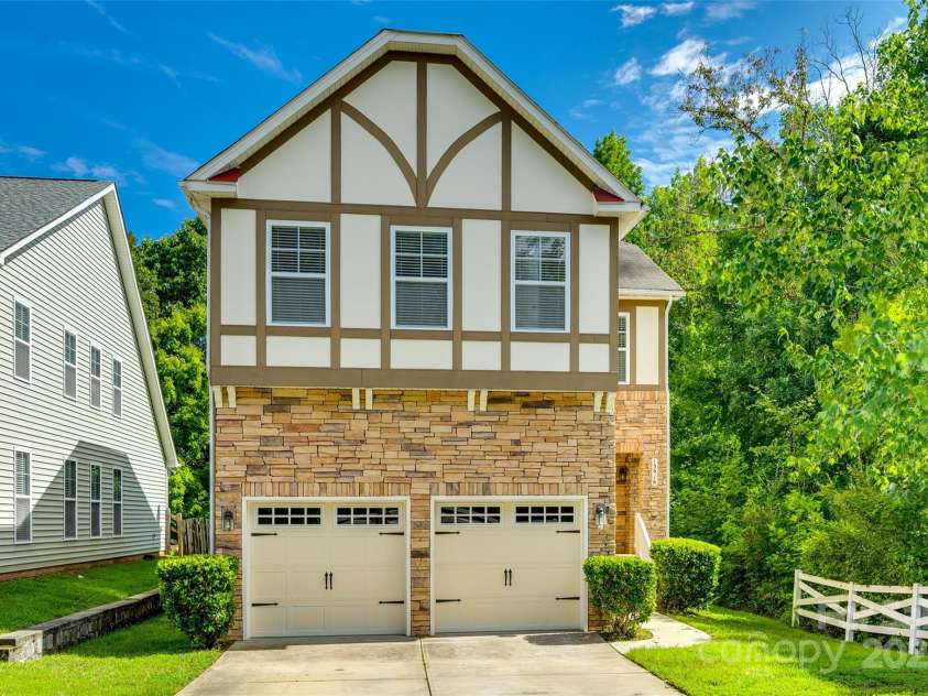 13916 Mallard Lake Road, Charlotte, NC 28262.  MLS# CAR4273493, YatesRealty ID 23637. 