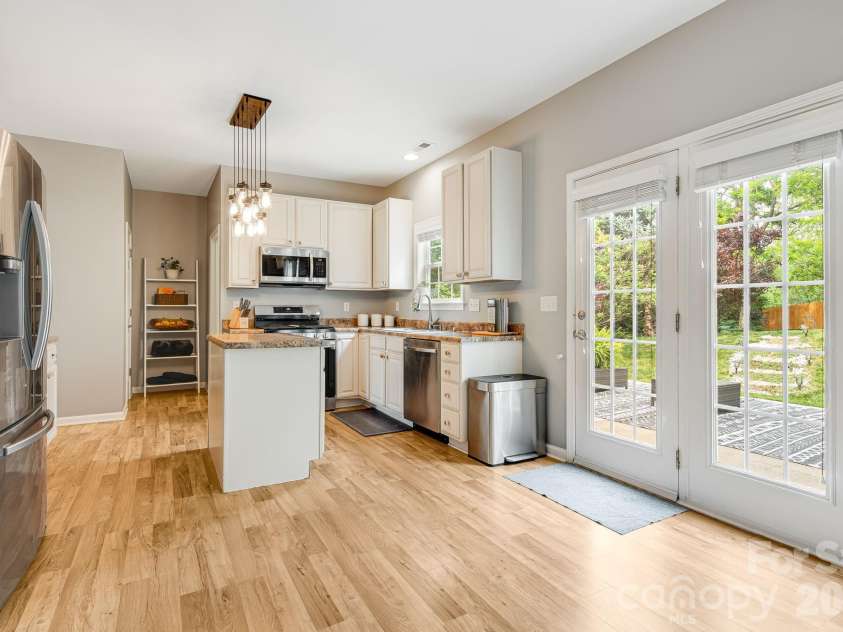 20 Stone River Drive, Asheville, NC 28804.  MLS# CAR4380829, YatesRealty ID 23637. 