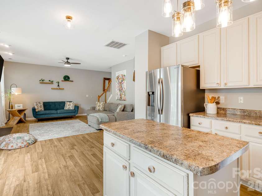 20 Stone River Drive, Asheville, NC 28804.  MLS# CAR4380829, YatesRealty ID 23637. 