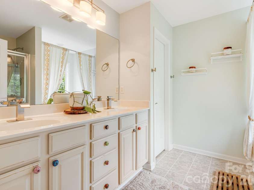 20 Stone River Drive, Asheville, NC 28804.  MLS# CAR4380829, YatesRealty ID 23637. 