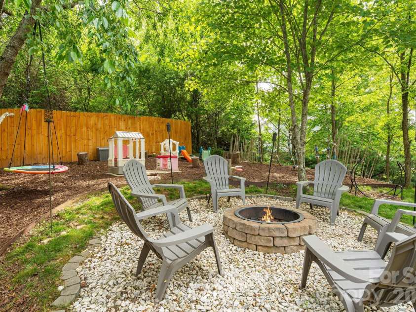 20 Stone River Drive, Asheville, NC 28804.  MLS# CAR4380829, YatesRealty ID 23637. 