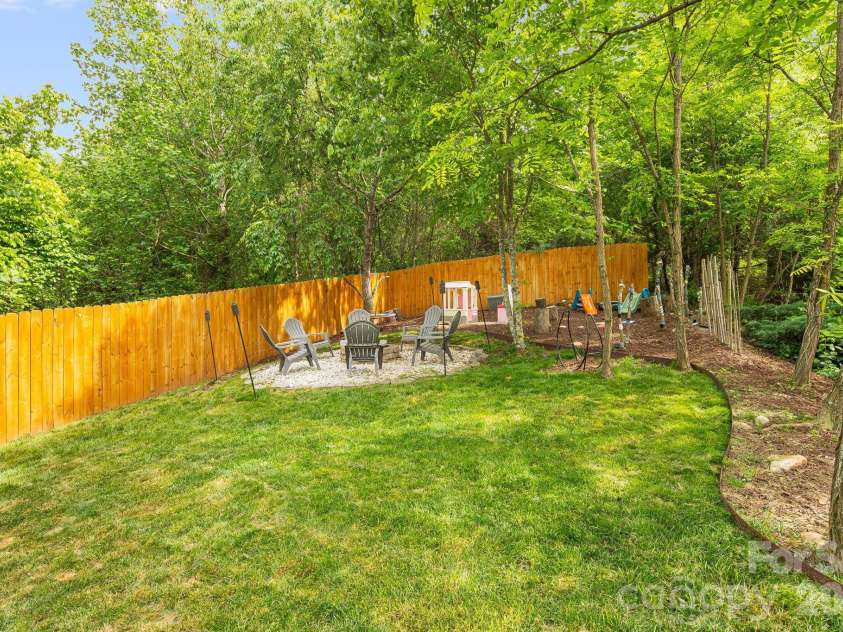 20 Stone River Drive, Asheville, NC 28804.  MLS# CAR4380829, YatesRealty ID 23637. 