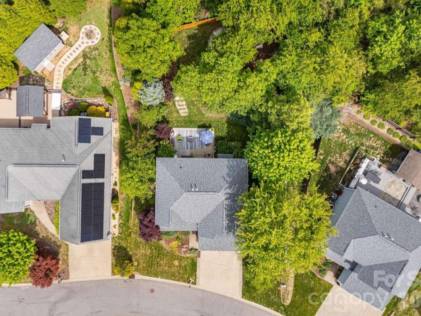 20 Stone River Drive, Asheville, NC 28804.  MLS# CAR4380829, YatesRealty ID 23637. 