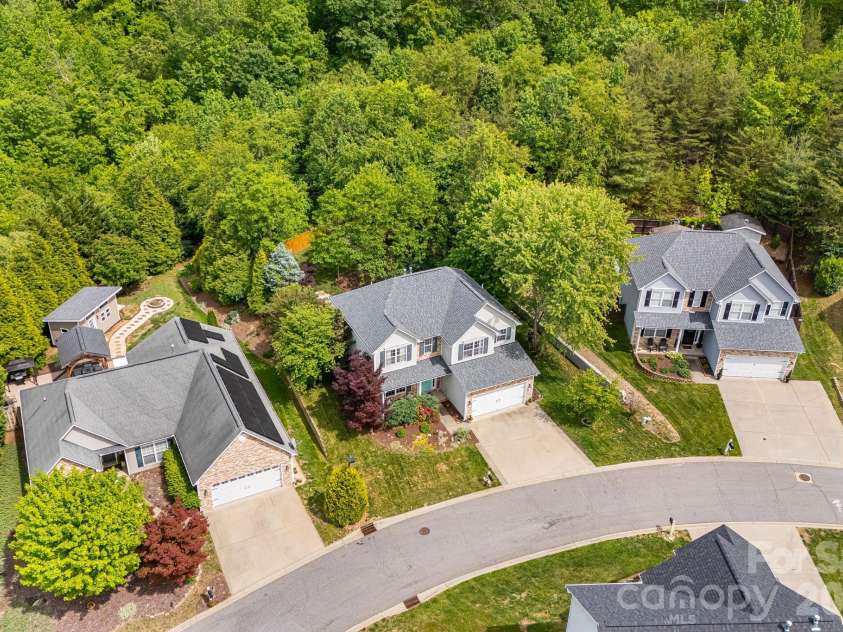 20 Stone River Drive, Asheville, NC 28804.  MLS# CAR4380829, YatesRealty ID 23637. 