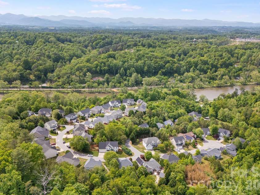20 Stone River Drive, Asheville, NC 28804.  MLS# CAR4380829, YatesRealty ID 23637. 