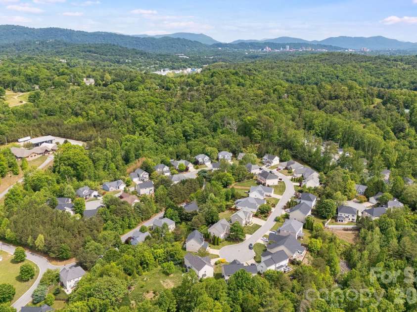 20 Stone River Drive, Asheville, NC 28804.  MLS# CAR4380829, YatesRealty ID 23637. 