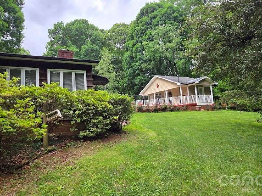141 Brady Lane, Statesville, NC 28625.  MLS# CAR4381837, YatesRealty ID 23638. 