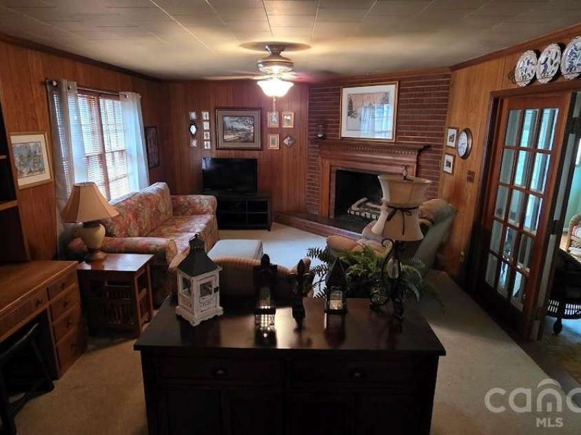 141 Brady Lane, Statesville, NC 28625.  MLS# CAR4381837, YatesRealty ID 23638. 