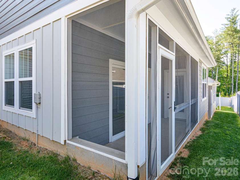110 Coralroot Lane, Arden, NC 28704.  MLS# CAR4383406, YatesRealty ID 23639. 