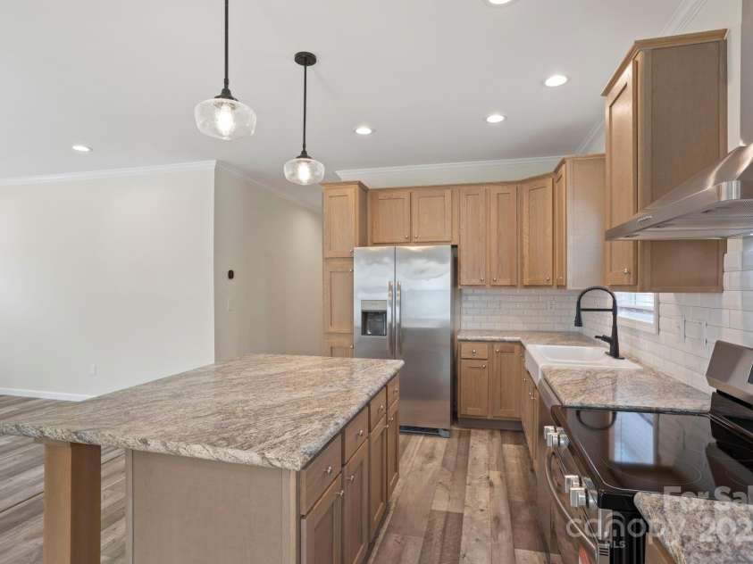 121 Bellamy Road, Asheville, NC 28806.  MLS# CAR4277886, YatesRealty ID 2364. 